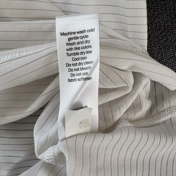 Athleta Subtle Striped Round Neck White T-Shirt Short Sleeve Size 2X - Picture 10 of 13